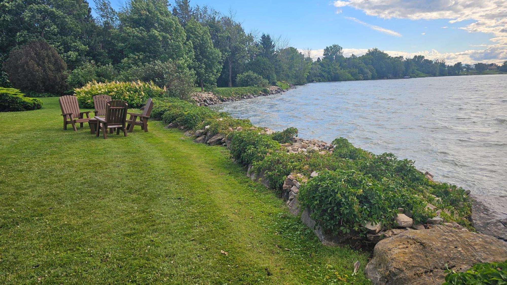 Hotel Oasis Lac St-Louis Salaberry-de-Valleyfield Exterior foto