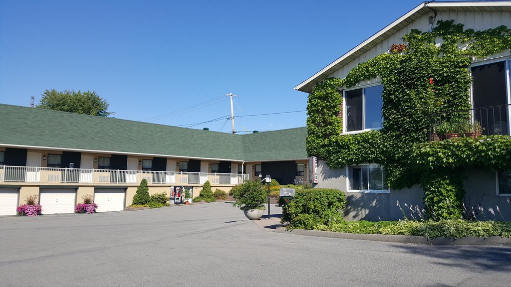 Hotel Oasis Lac St-Louis Salaberry-de-Valleyfield Exterior foto